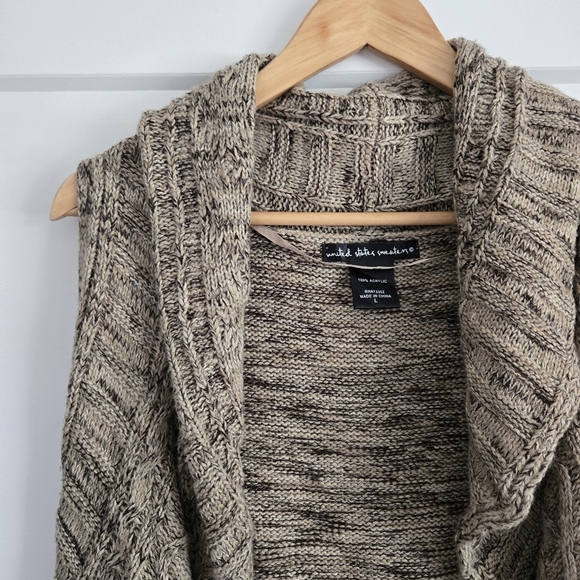united states sweaters Sweaters - United States Sweaters Beige Knit Women's Large Sleeveless Sweater